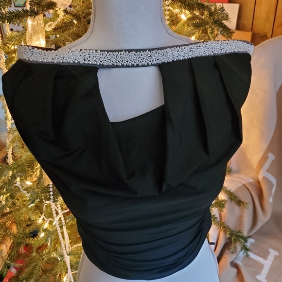 New Showpo Revolve HALTER pearl NECKLINE Keyhole TOP IN BLACK sz XS ruched - Picture 11 of 13